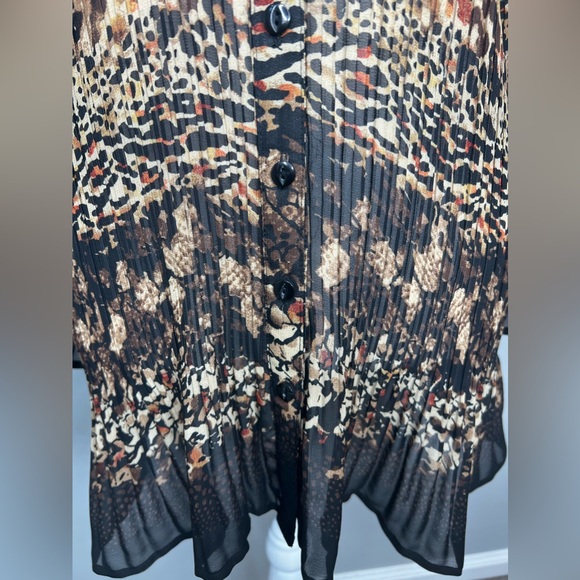 Dressbarn Animal Print Pleated Blouse - 1X - Picture 7 of 15